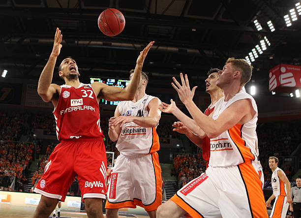 超展现出了 超展现出了